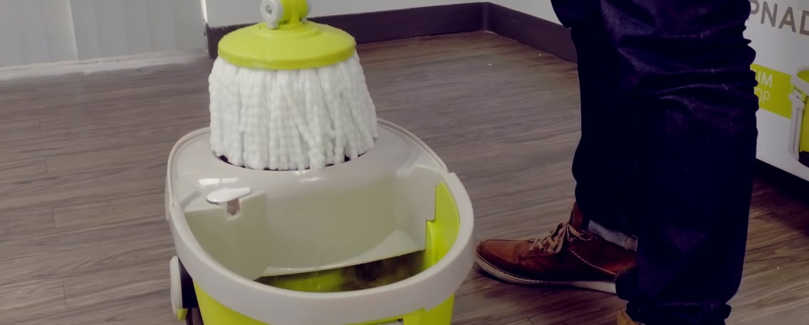 Mopando Spining Mop in action