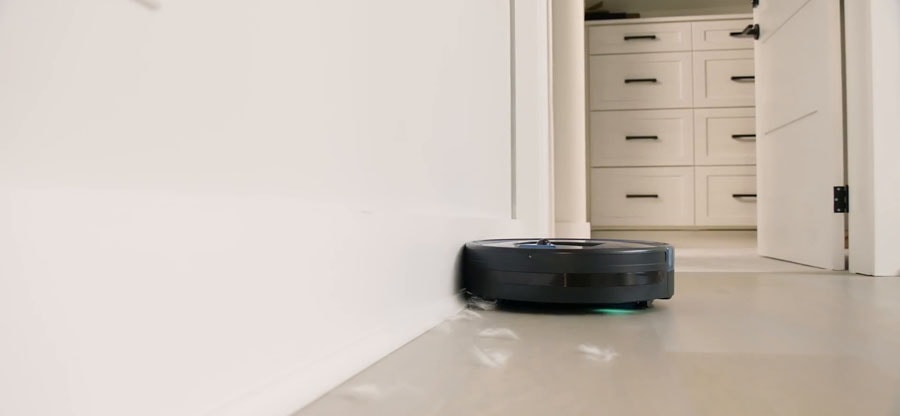 Most pet owners have been impressed with how well this robot picks up pet hair.