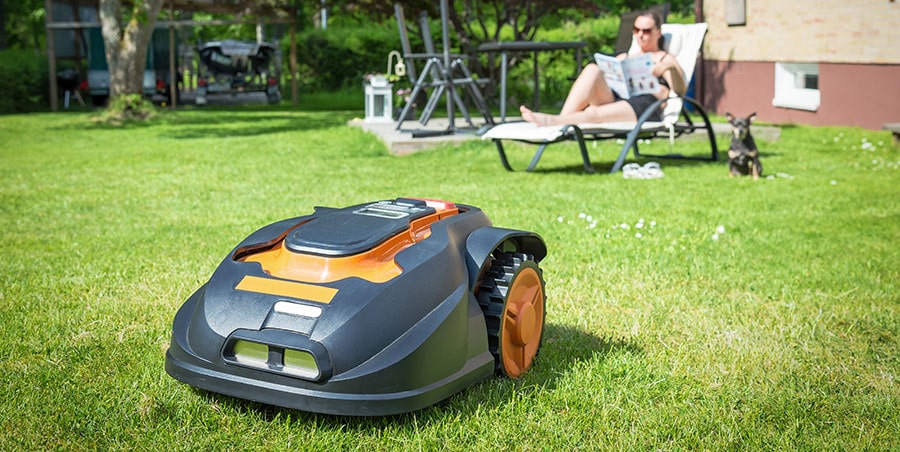 Lawn mowing best sale robot irobot