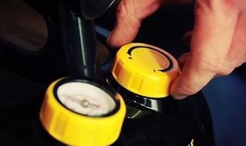 Dial allows you to choose amount of steam to use.