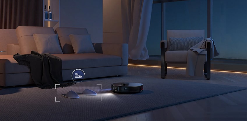 The best vacuum cleaner - Robobrock is cleanig the carpeting floor