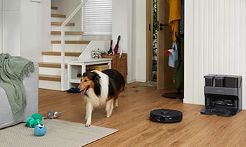 The Roborock S7 MaxV Ultra is cleaning the floor